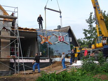Montage der Scheibe zur am Anbau zur Seeseite