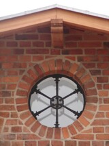 aufgearbeitetes Giebelfenster vom Stall